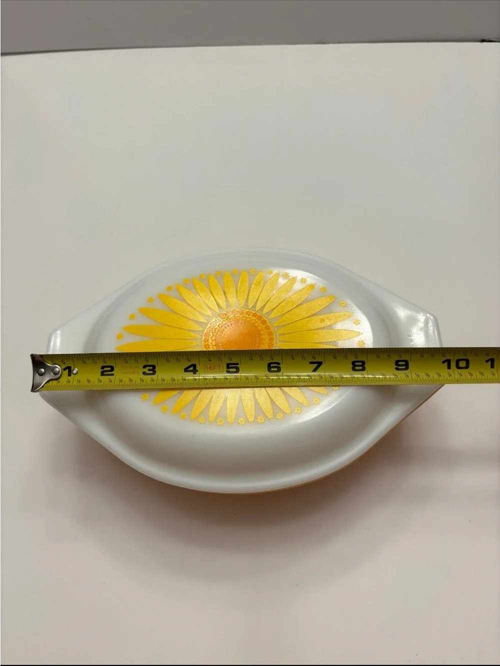 Vintage Pyrex Yellow Daisy Sunflower 1-1/2 Quart Casserole